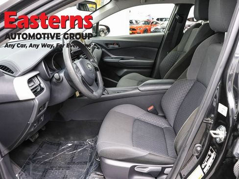 Used 2022 Toyota C-HR Limited FWD image 14