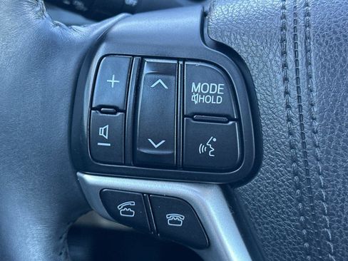 Used 2015 Toyota Highlander XLE image 28