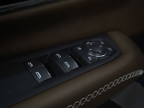 Used 2025 GMC Yukon Denali Ultimate AWD/4WD image 24