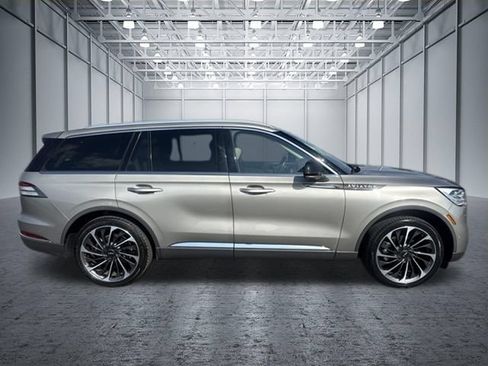 Used 2023 Lincoln Aviator Reserve w/ Equipment Group 201A AWD/4WD image 6