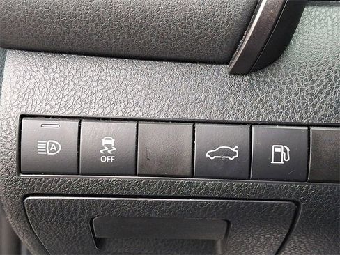 Used 2018 Toyota Camry SE w/ Moonroof Package image 20