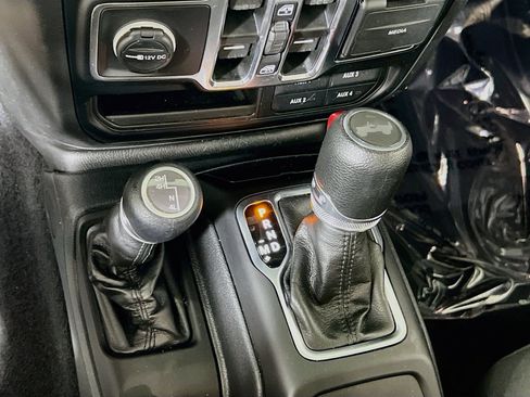 Used 2023 Jeep Wrangler Unlimited Sport AWD/4WD image 17