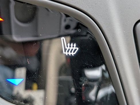 Used 2019 Buick Envision Essence image 26