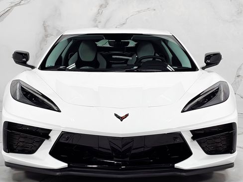 Used 2021 Chevrolet Corvette Stingray Premium Cpe w/ Z51 Performance Package image 17