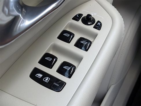 Certified 2024 Volvo XC90 B6 Plus w/ Protection Package Premier image 27