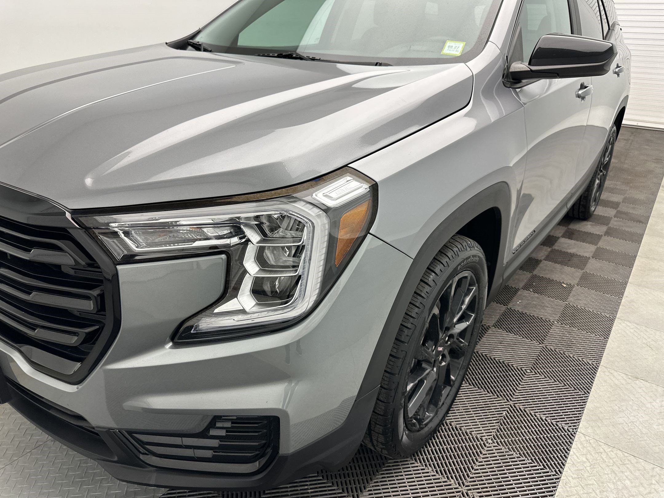 Certified 2024 GMC Terrain SLE w/ Driver Convenience Package AWD/4WD image 26