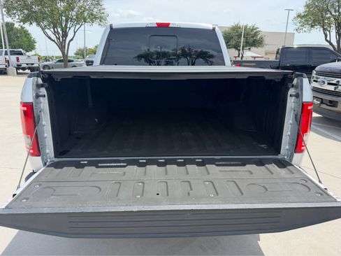 Used 2015 Ford F150 XLT w/ Equipment Group 302A Luxury AWD/4WD image 9
