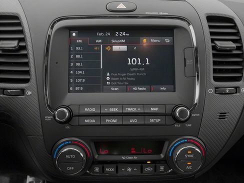 Used 2017 Kia Forte LX image 13