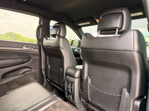 Used 2019 Jeep Grand Cherokee Altitude AWD/4WD image 23