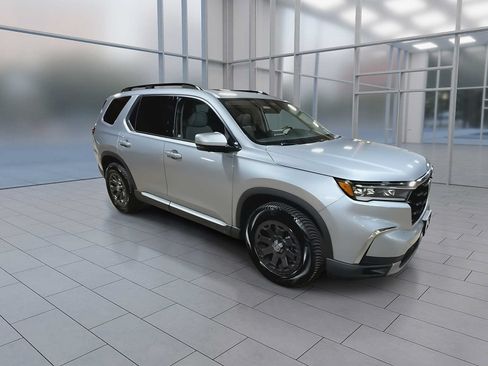 Used 2024 Honda Pilot Elite image 2