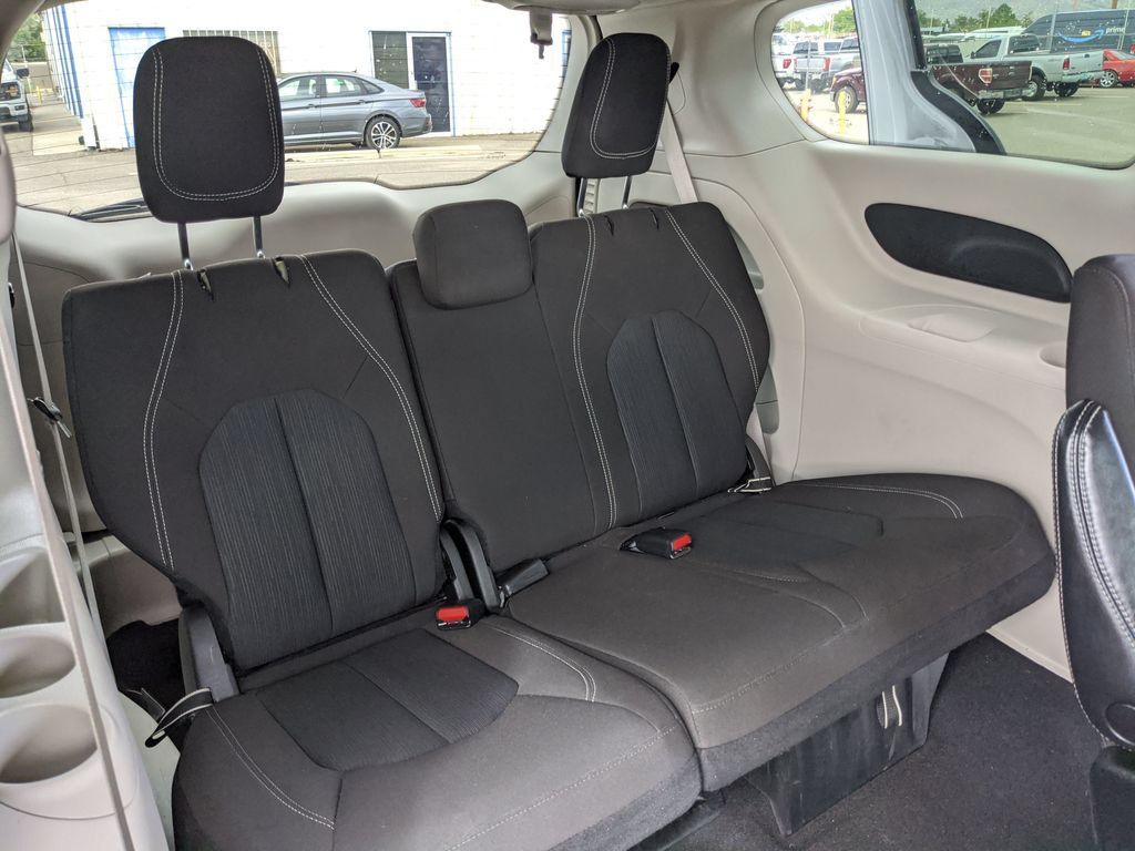 Used 2023 Chrysler Voyager LX FWD image 18
