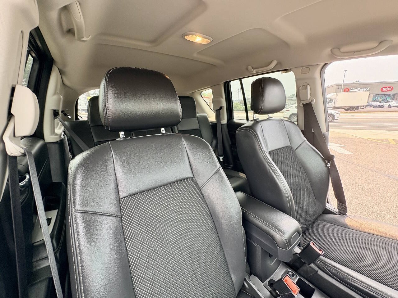 Used 2014 Jeep Compass Latitude AWD/4WD image 29