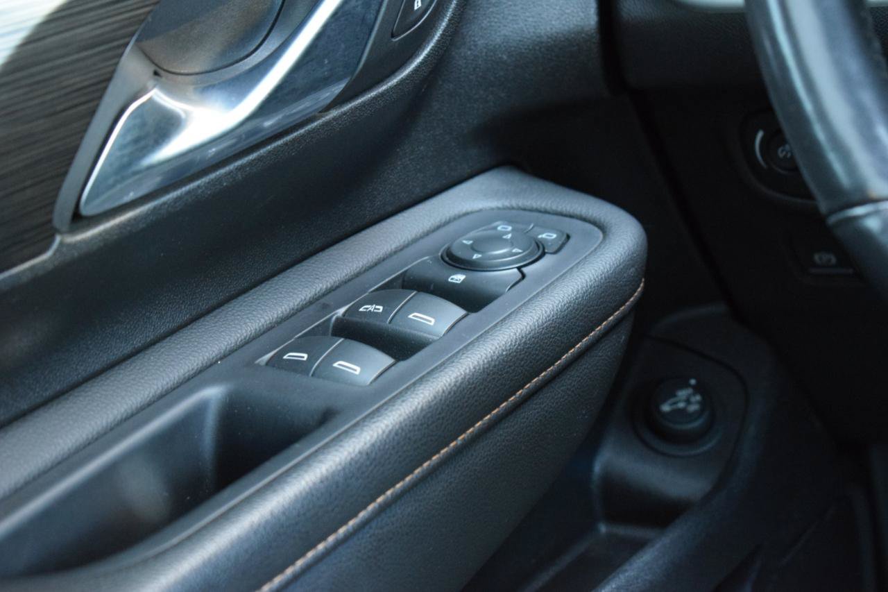 Used 2020 GMC Terrain SLT w/ Preferred Package FWD image 23