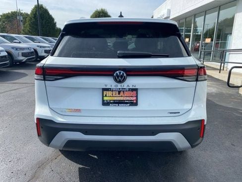 New 2026 Volkswagen Tiguan SE image 10