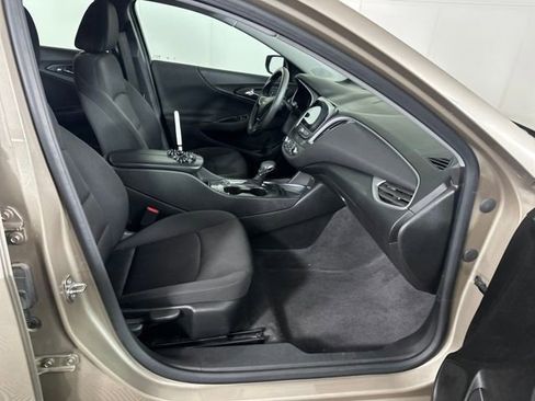Used 2023 Chevrolet Malibu LT image 28