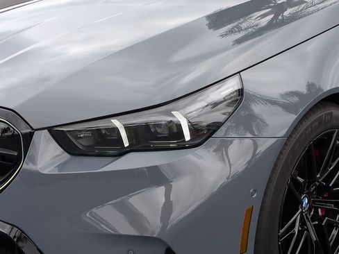 Used 2025 BMW M5 w/ Carbon Package AWD/4WD image 6