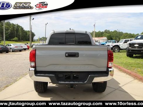 Used 2020 Toyota Tacoma SR5 RWD image 6