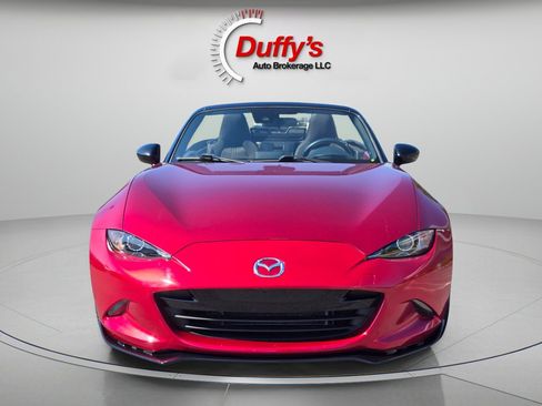 Used 2021 MAZDA MX-5 Miata Club RWD image 34