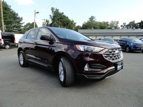 Certified 2022 Ford Edge SEL w/ Convenience Package AWD/4WD image 3