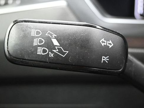 Used 2021 Volkswagen Tiguan SEL AWD/4WD image 27