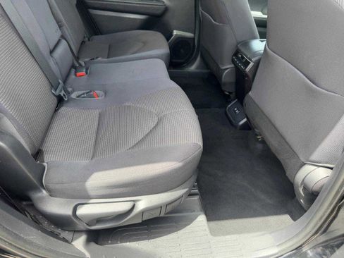 Used 2020 Toyota Highlander L image 49