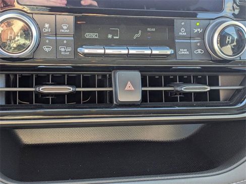 Used 2023 Toyota Highlander LE image 20