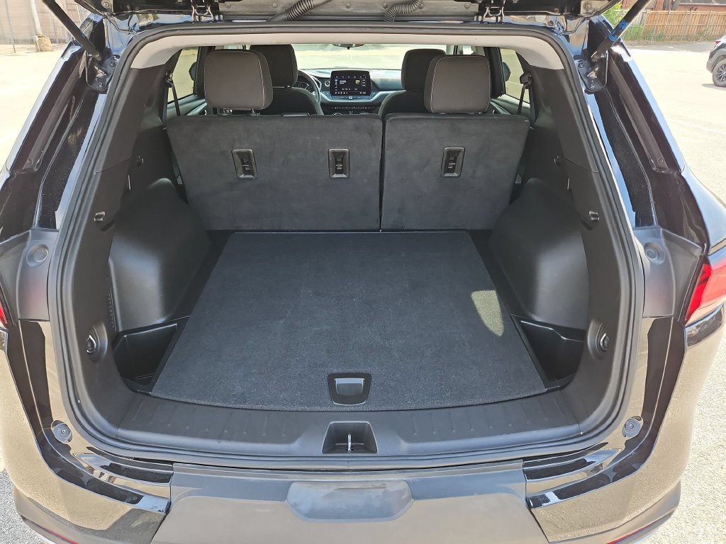 Used 2025 Chevrolet Blazer LT FWD image 28