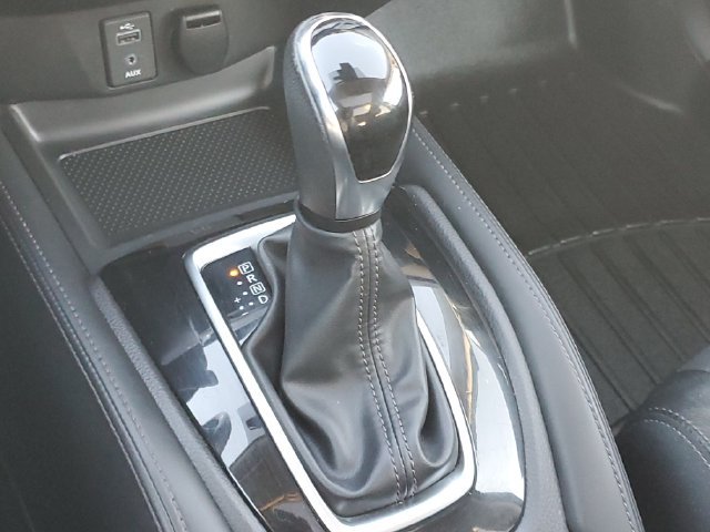 Used 2017 Nissan Rogue SL AWD/4WD image 29