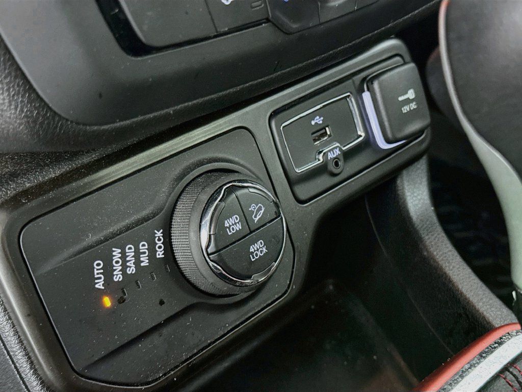 Used 2020 Jeep Renegade Trailhawk w/ Premium Leather Group AWD/4WD image 33