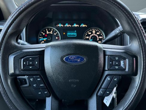 Used 2016 Ford F150 XLT image 16