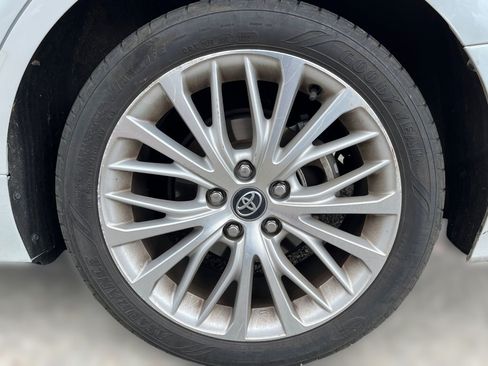Used 2020 Toyota Camry XLE w/ Driver Assist Package FWD image 6