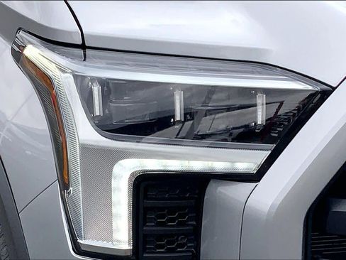 Used 2024 Toyota Tundra Limited AWD/4WD image 28