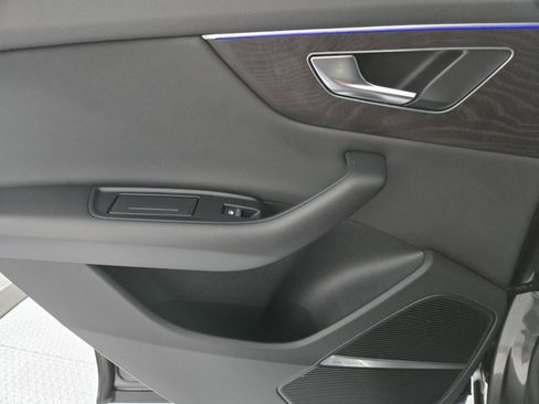 Used 2022 Audi Q8 Premium Plus w/ Premium Plus Package image 21