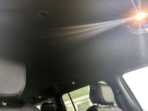 Used 2024 Jeep Wagoneer L Series III w/ Flexible Seating Group AWD/4WD image 23