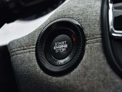 Used 2022 Jeep Compass Latitude w/ Sun and Sound Group image 18