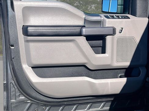 Certified 2019 Ford F150 XLT w/ Equipment Group 302A Luxury image 22