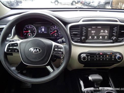 Used 2019 Kia Sorento AWD image 10
