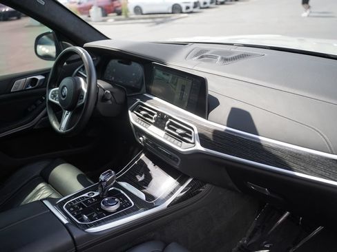 Used 2021 BMW X7 M50i AWD/4WD image 18