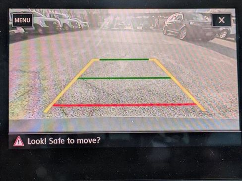 Used 2020 Volkswagen Tiguan SE w/ Panoramic Sunroof Package image 12