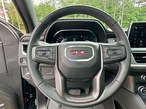 Used 2024 GMC Yukon AT4 w/ AT4 Premium Package AWD/4WD image 18