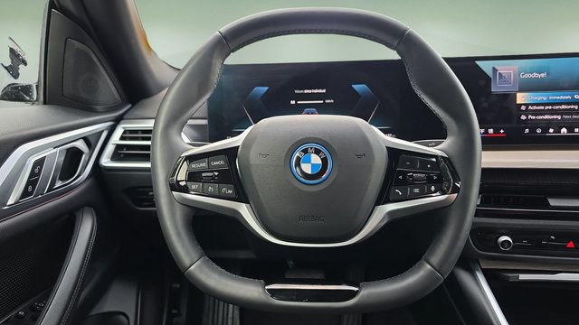 Used 2025 BMW i4 xDrive40i AWD/4WD image 9