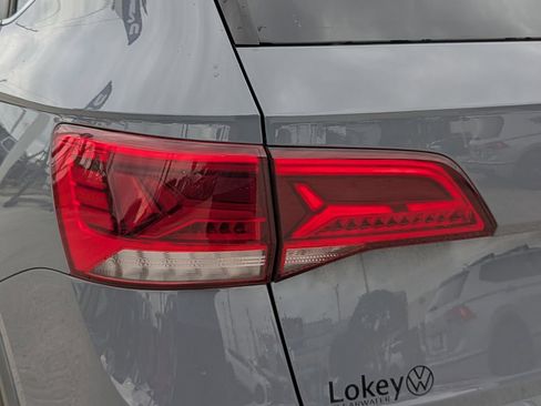 Certified 2023 Volkswagen Taos SE FWD image 8