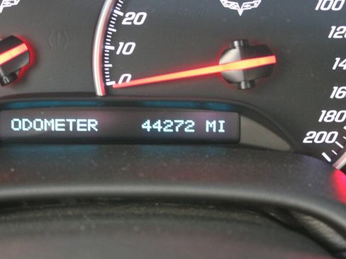 Used 2007 Chevrolet Corvette Coupe w/ Preferred Equipment Group image 33