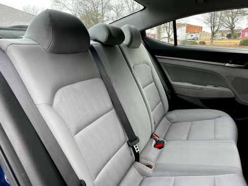 Used 2017 Hyundai Elantra SE image 22