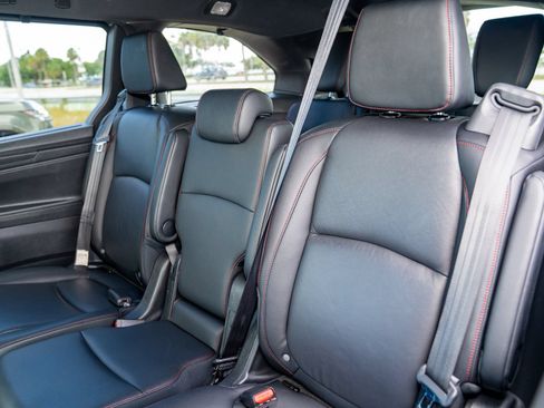 Used 2025 Honda Odyssey Sport-L image 27