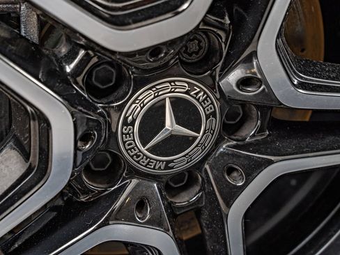 Certified 2024 Mercedes-Benz GLB 250 4MATIC image 11