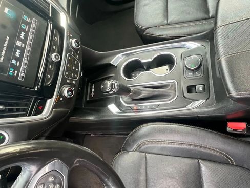 Used 2019 Chevrolet Traverse Premier AWD/4WD image 26