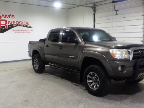 Used 2010 Toyota Tacoma 4x4 Double Cab image 6