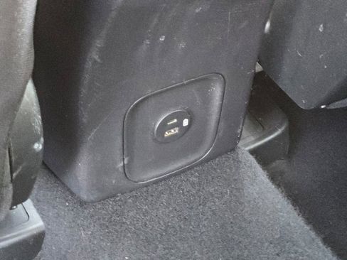 Used 2022 Ford Escape SE w/ SE Sport Appearance Package image 15