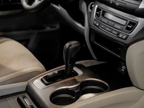 Used 2020 Honda Pilot LX image 26
